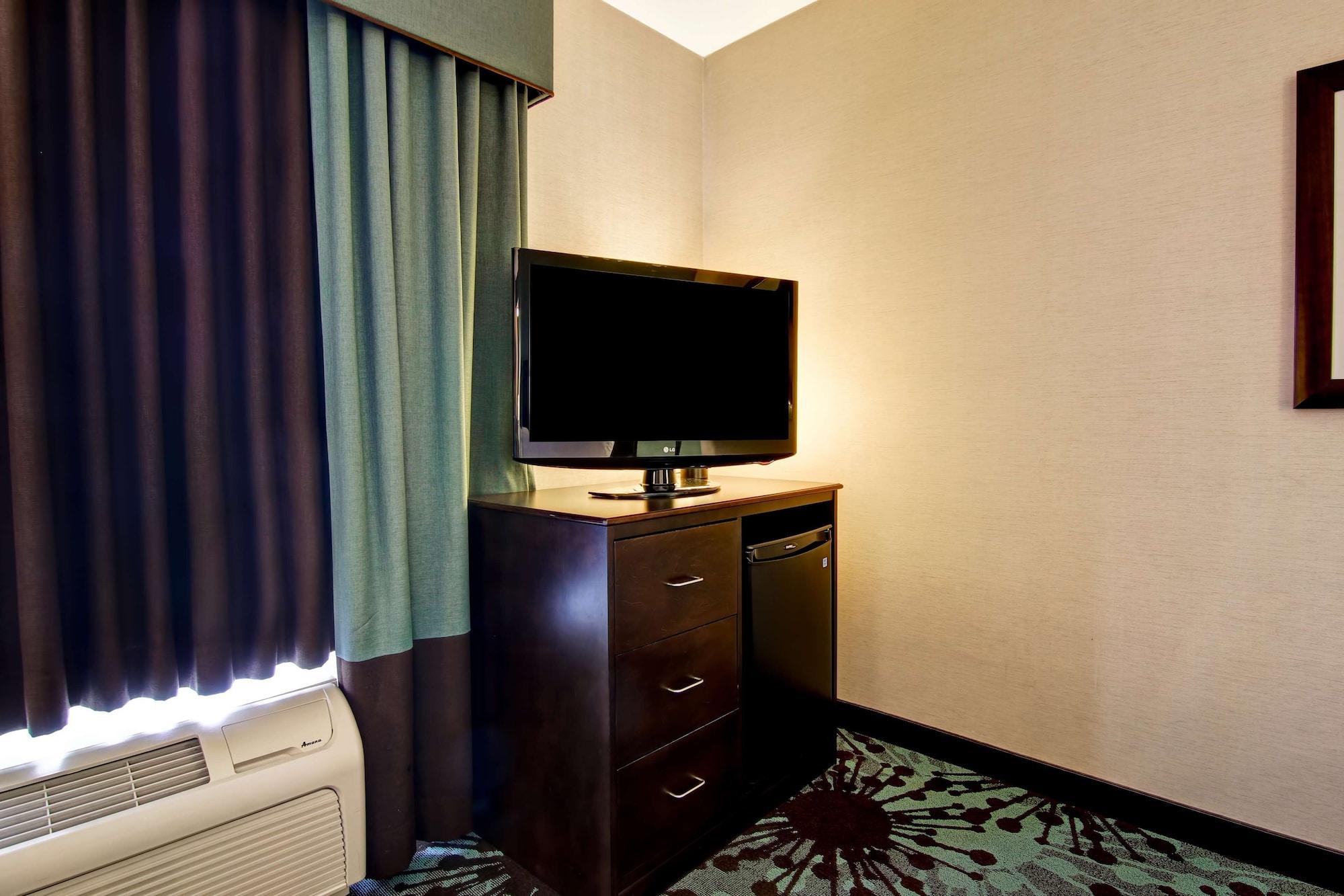 Hampton Inn By Hilton Toronto Airport Corporate Centre Екстериор снимка