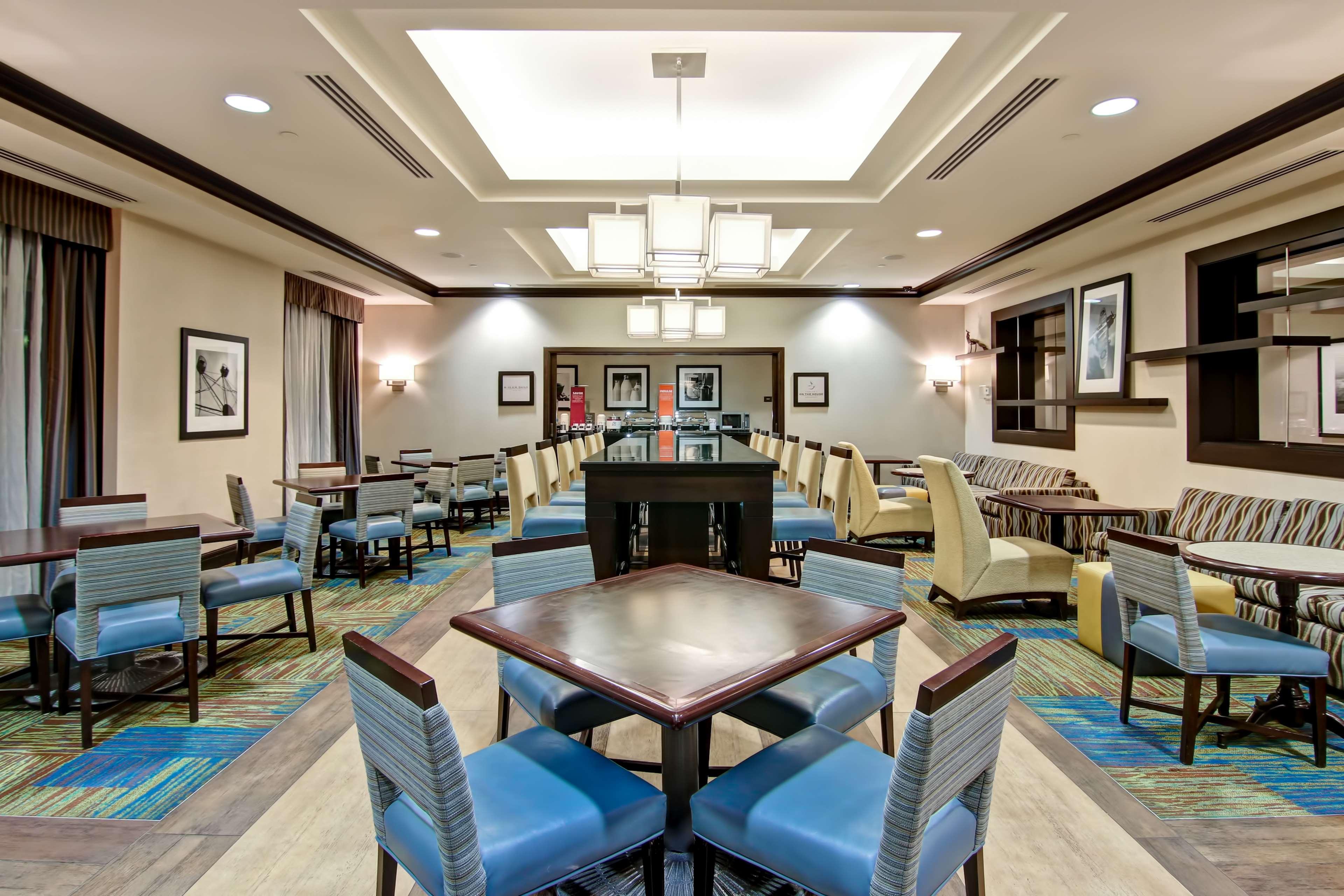 Hampton Inn By Hilton Toronto Airport Corporate Centre Екстериор снимка
