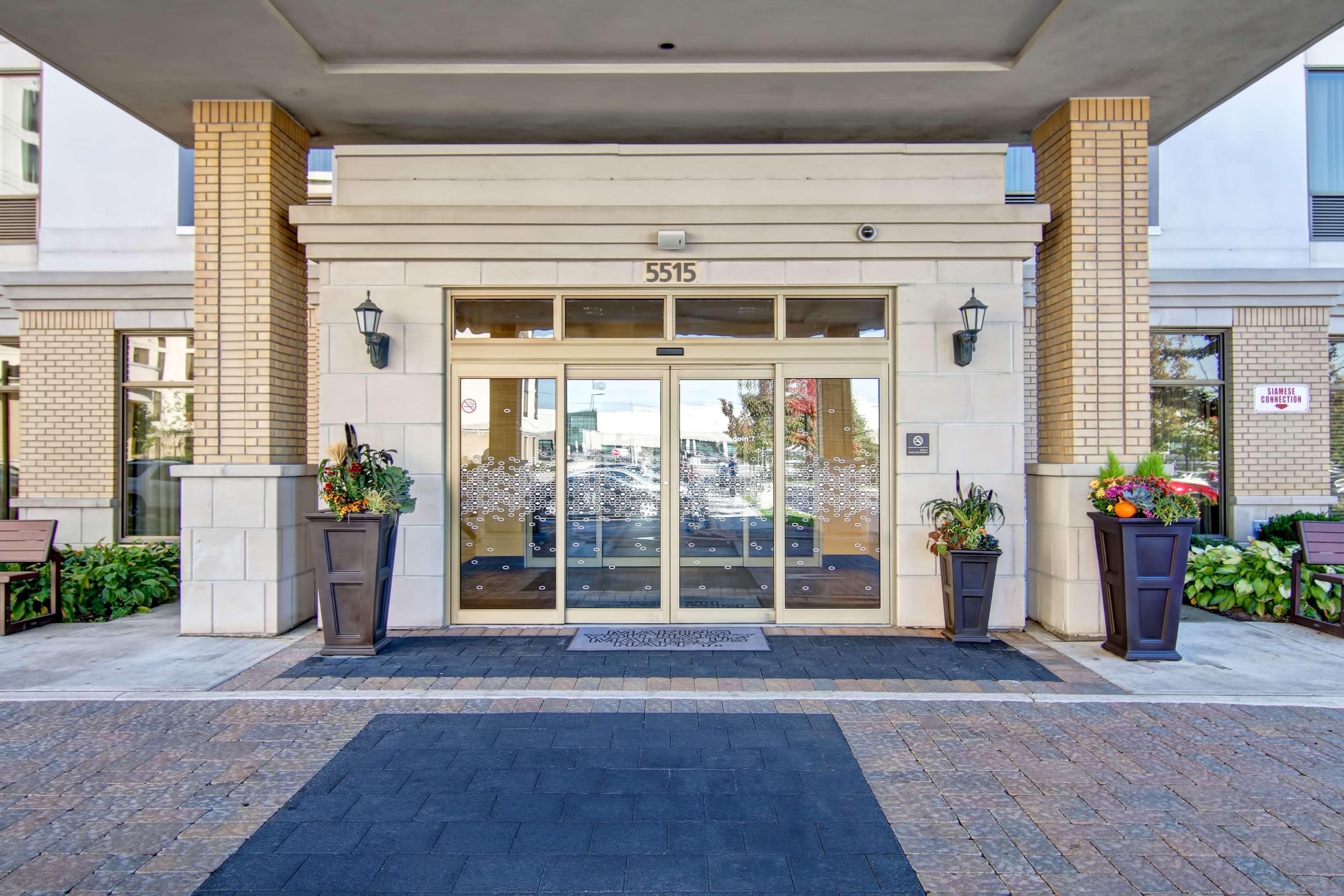Hampton Inn By Hilton Toronto Airport Corporate Centre Екстериор снимка