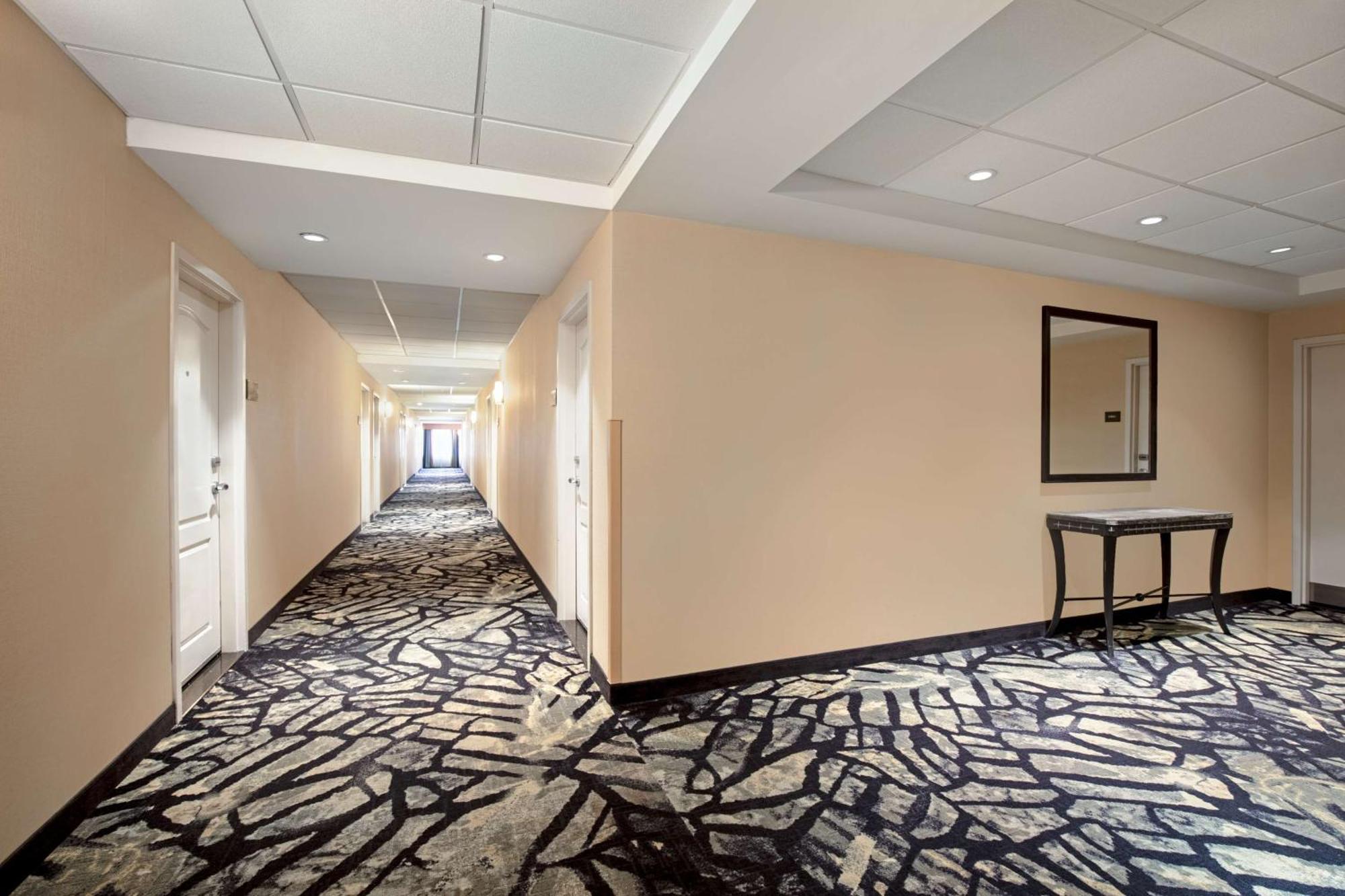 Hampton Inn By Hilton Toronto Airport Corporate Centre Екстериор снимка