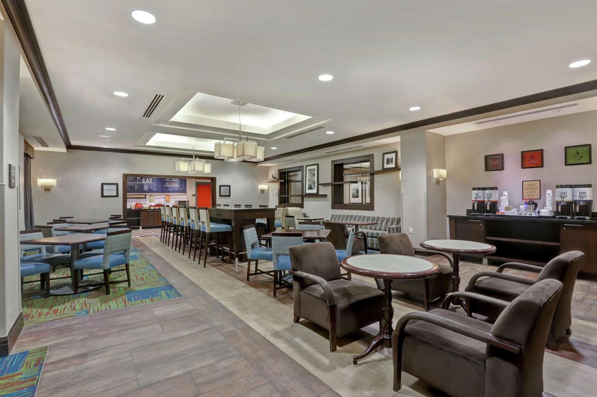 Hampton Inn By Hilton Toronto Airport Corporate Centre Екстериор снимка