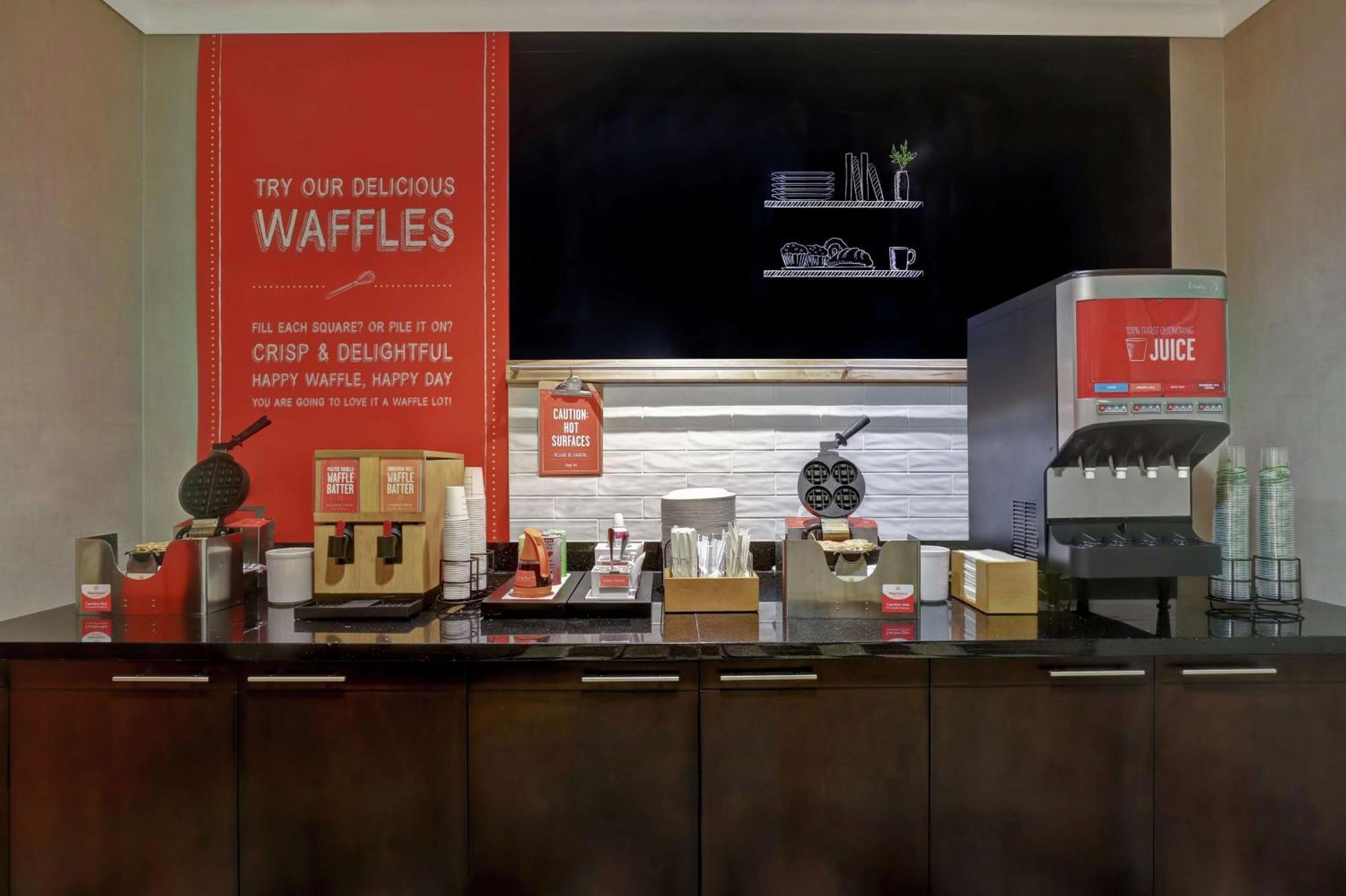 Hampton Inn By Hilton Toronto Airport Corporate Centre Екстериор снимка